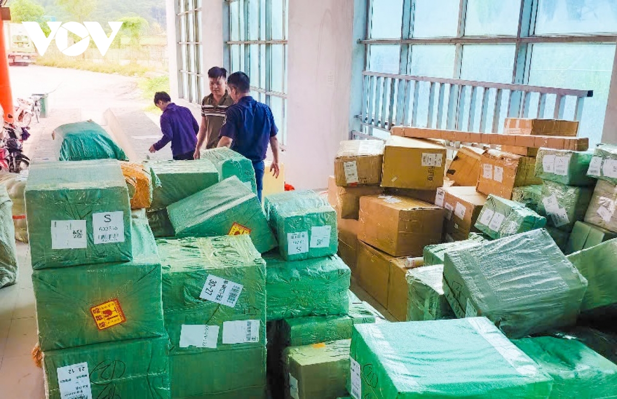 Hải quan đẩy mạnh chống buôn lậu, gian lận thương mại trên toàn tuyến miền Trung